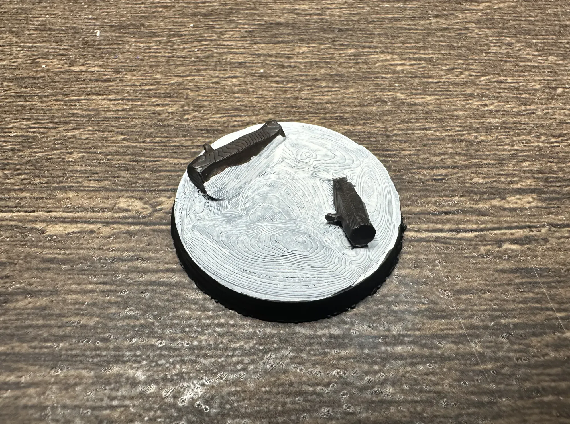 Painted logs miniature base with brown speed paint bark texture